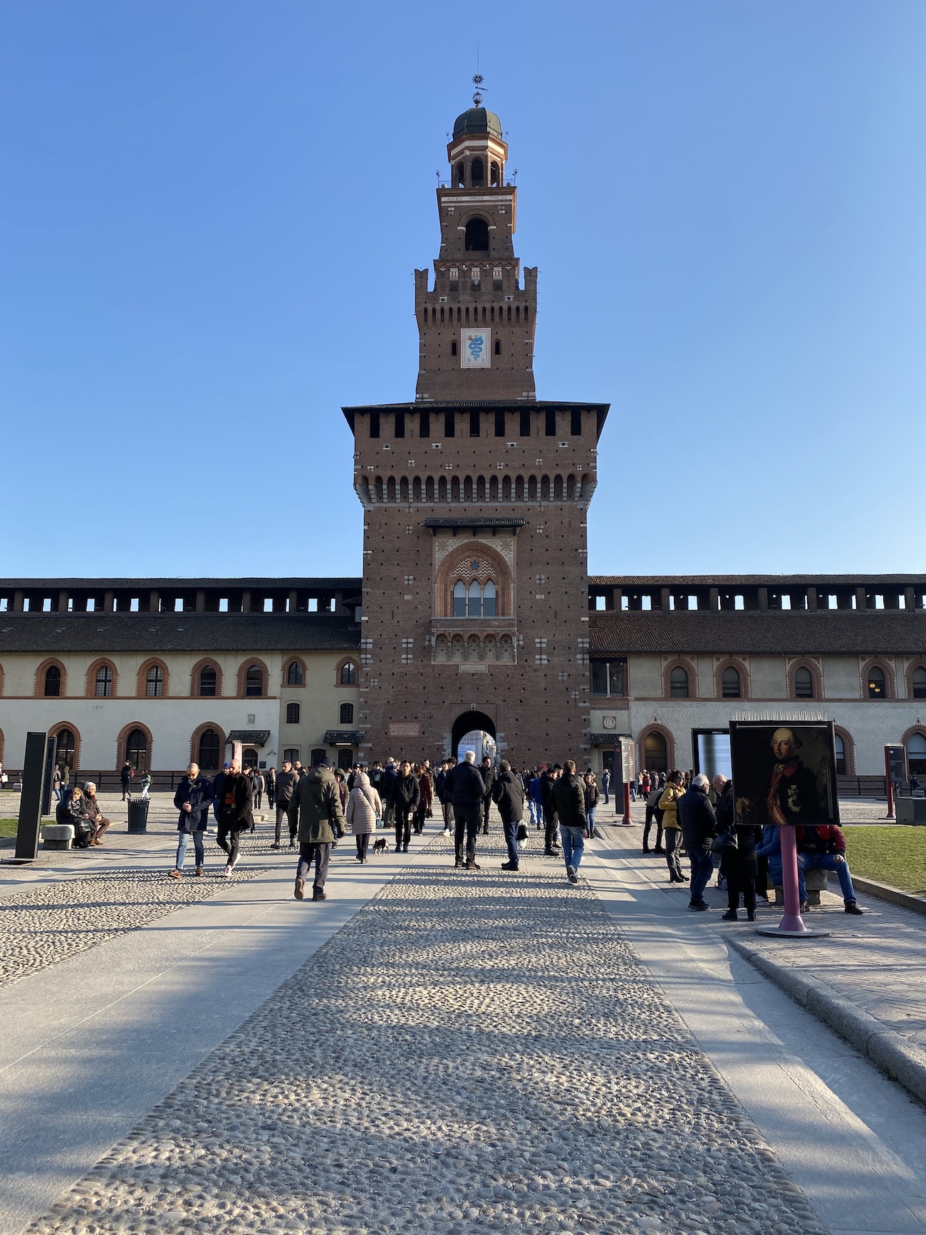 スフォルツェスコ城